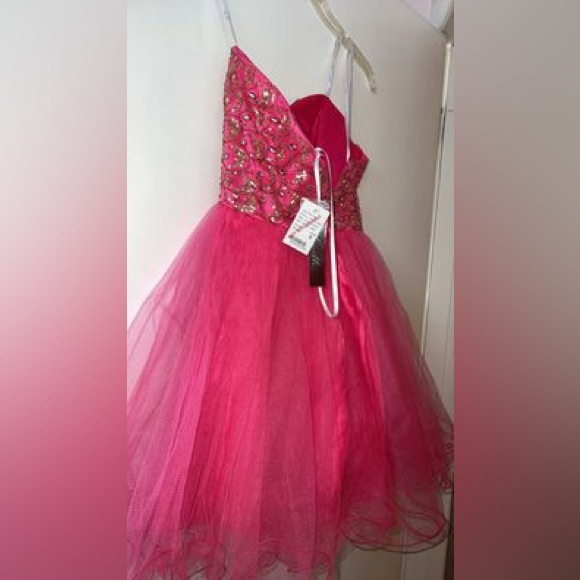 Prom dress - Picture 2 of 7